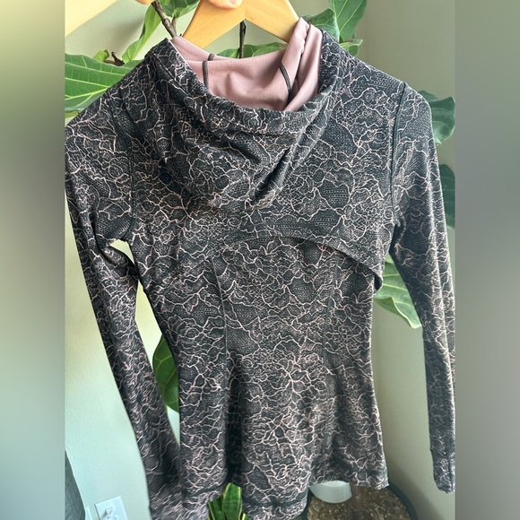 Lululemon Athletica, Nulu define jacket with hood, zipper pockets align jacket - Picture 5 of 9